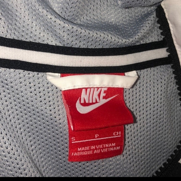 Nike Windbreaker Size Small - Picture 3 of 3